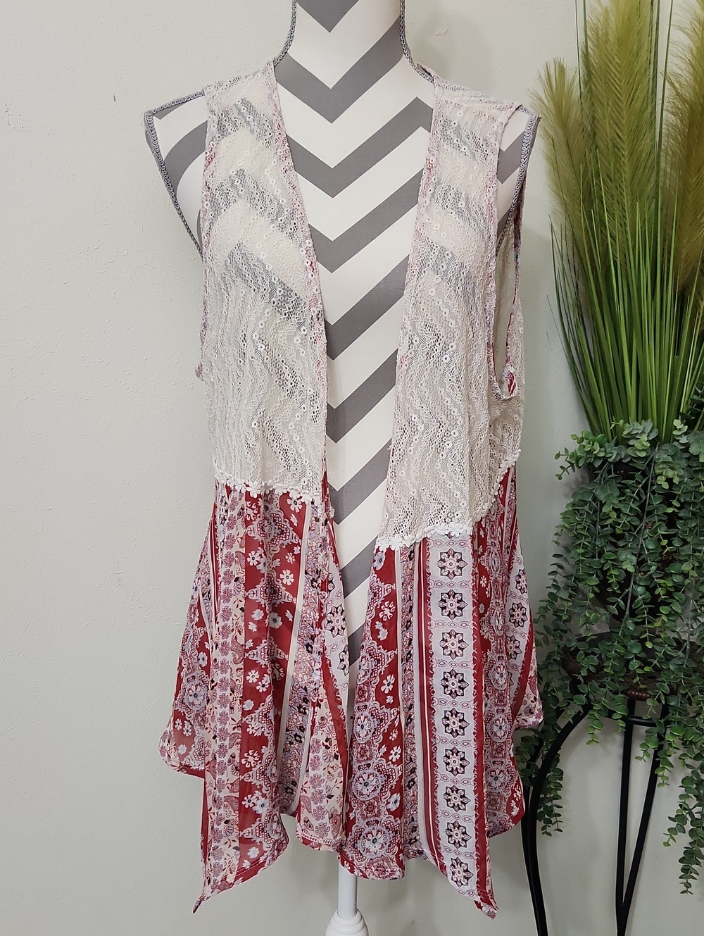 Self Steem Lace Bodice Red Floral Sleeveless Tunic Vest